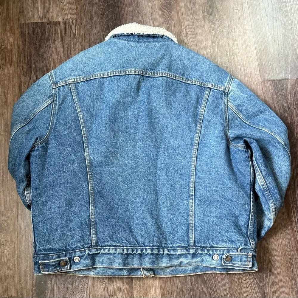 Vintage Levi’s 46R Sherpa-Lined Jean Jacket – Classic & Cozy